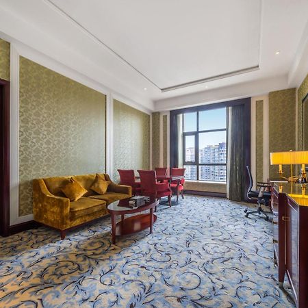Wyndham Grand Plaza Royale Palace Chengdu Exterior photo