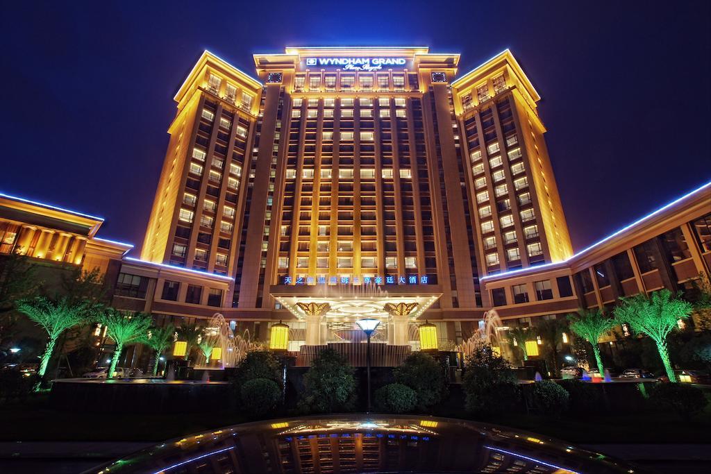 Wyndham Grand Plaza Royale Palace Chengdu Exterior photo